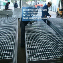 Grades de metal galvanizado eletroformado para passarela